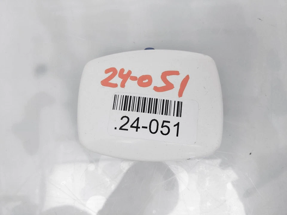 2017-2019 Mercedes-Benz E300 Radio Roof Antenna - White(149) *Chipped Paint Area - Image 2 of 4