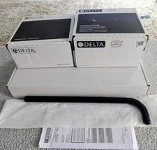 Delta 342702-BL Modern Monitor 14-Series Matte Black Round Raincan Shower Set