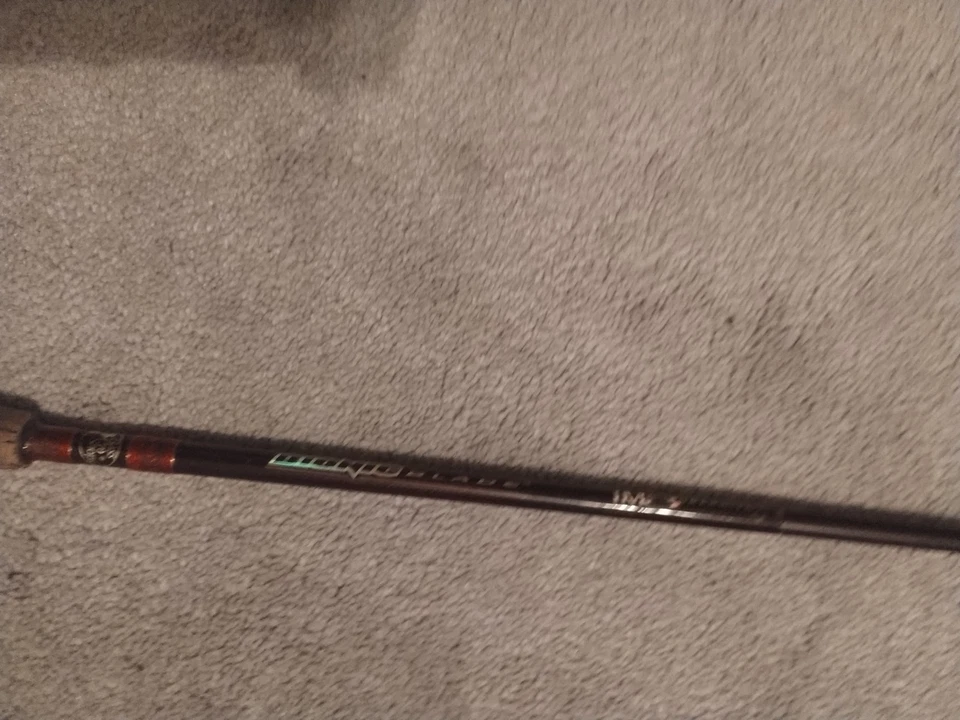 Vara de pesca Bass Pro Shops lâmina biônica pitchin stik 6'6" 1 peça med/hvy fundição - Imagem 2 de 3