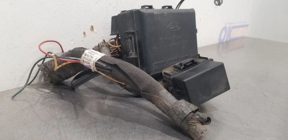 01 CAJA DE FUSIBLES MOTOR FORD F250 SUPER DUTY 7,3 L Foto 3 de 4