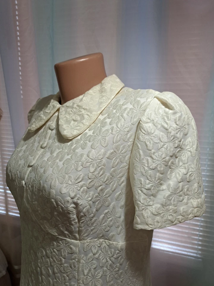 Vintage 1970s DDR White Dress Cream Crimplene Textured Modest Soviet History - Image 4 of 4