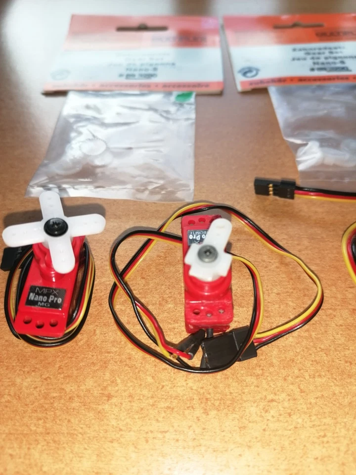 MULTIPLEX MPX Servo´s Micro digi / Nano Pro -NEU- / -NEW- - Bild 2 von 4