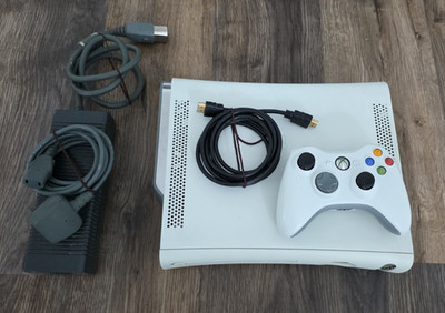 Xbox 360 RGH3 Konsole 250GB SSD Bundle, aufgerüstet, Aurora Dashboard installiert