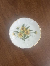Vintage Royal Windsor Fine Bone China Small Scalloped Dish - Yellow Daisies