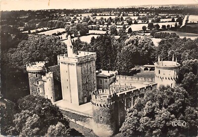 CPM approx. of Saint-Benoît-du-Sault Château Guillaume (280481)
