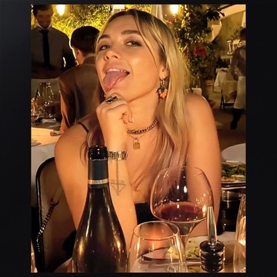 Florence Pugh 012 | 8 x 10 Photograph | Celebrity Actress, Beautiful Woman