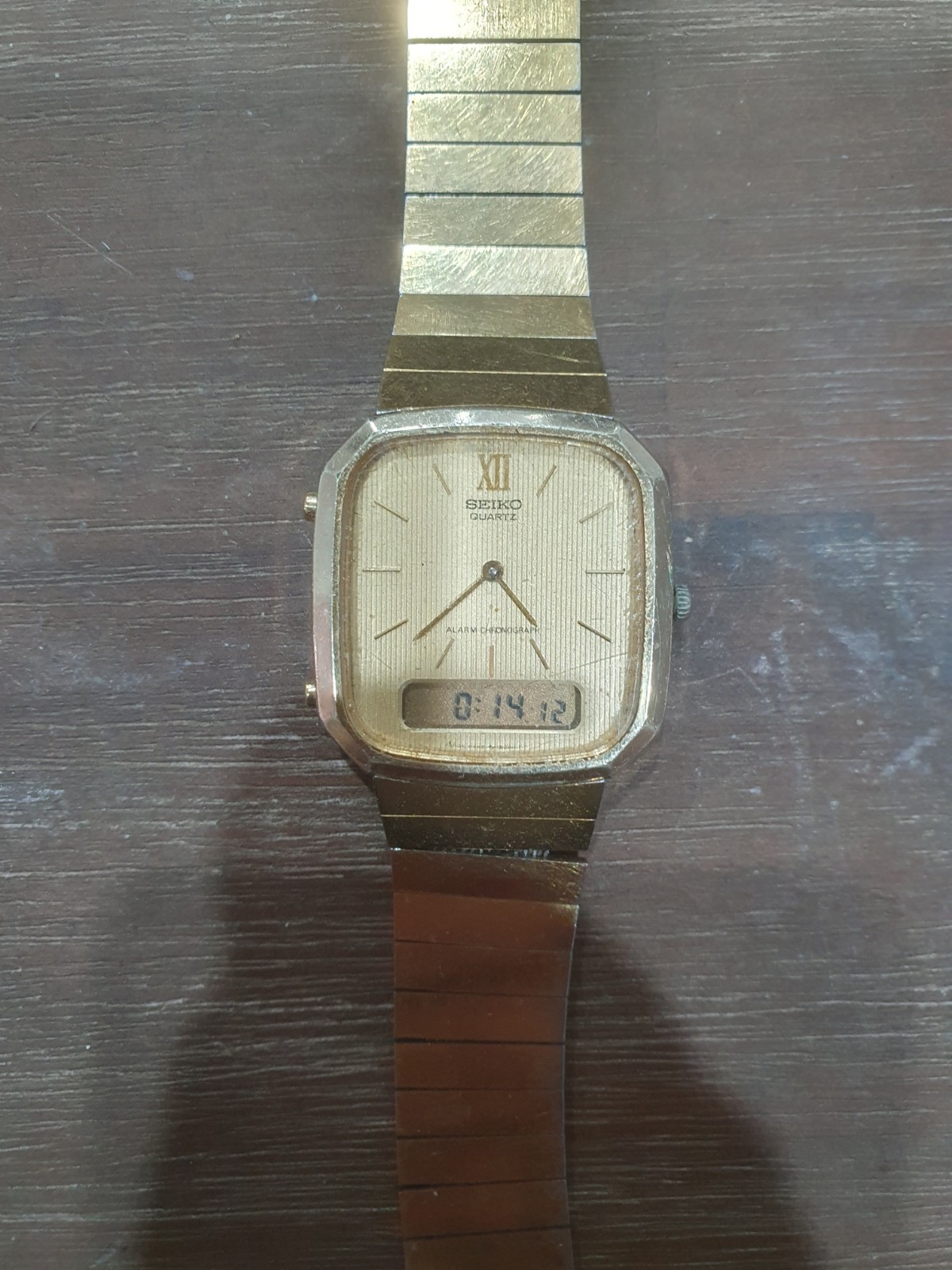 Gold Vintage Watch Analog or Seiko Parts Digital Repair H448-5070 - vintagewatches.pk