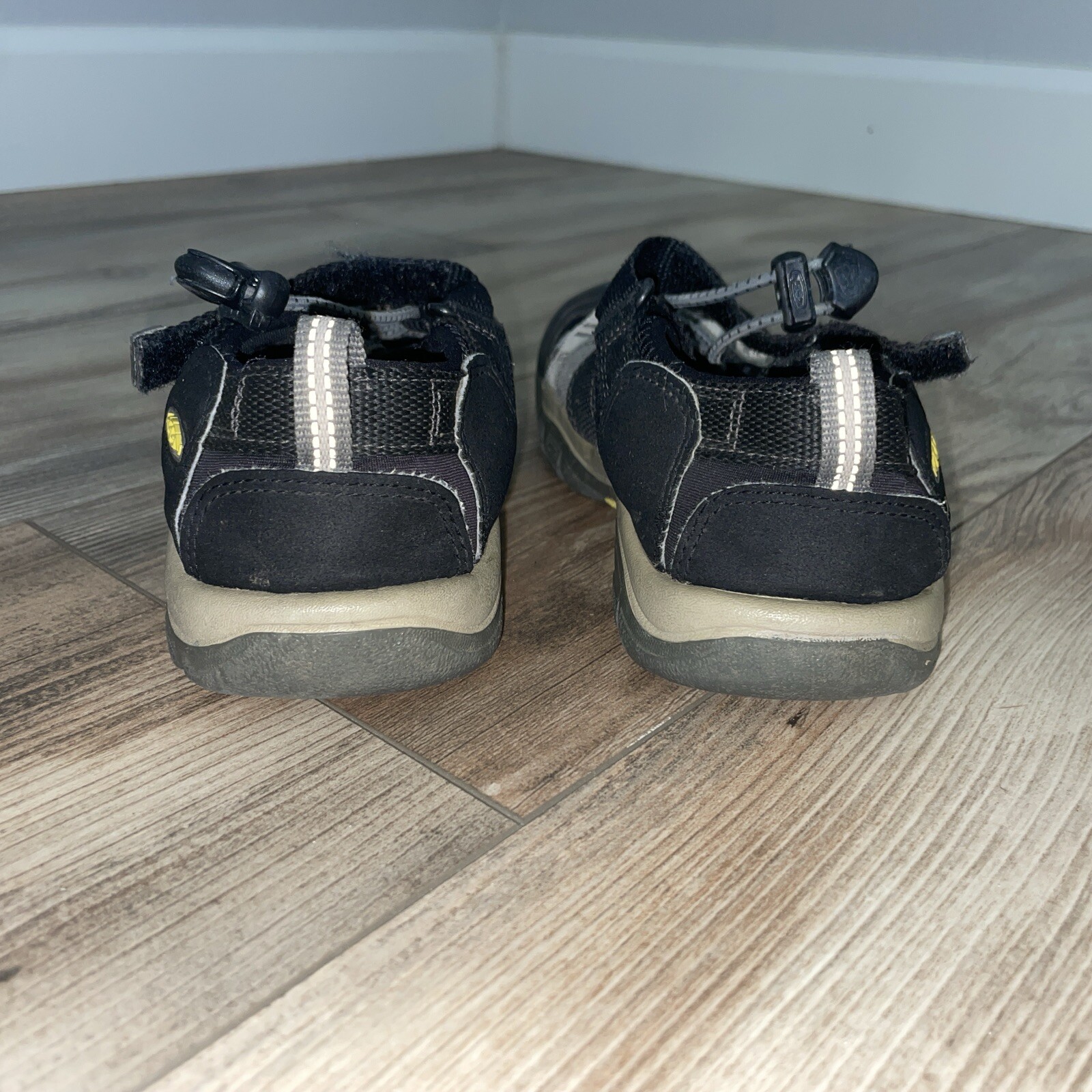 Sandali unisex Keen Newport bambini taglia 2 grigi con coulisse gancio e passante escursionismo acqua