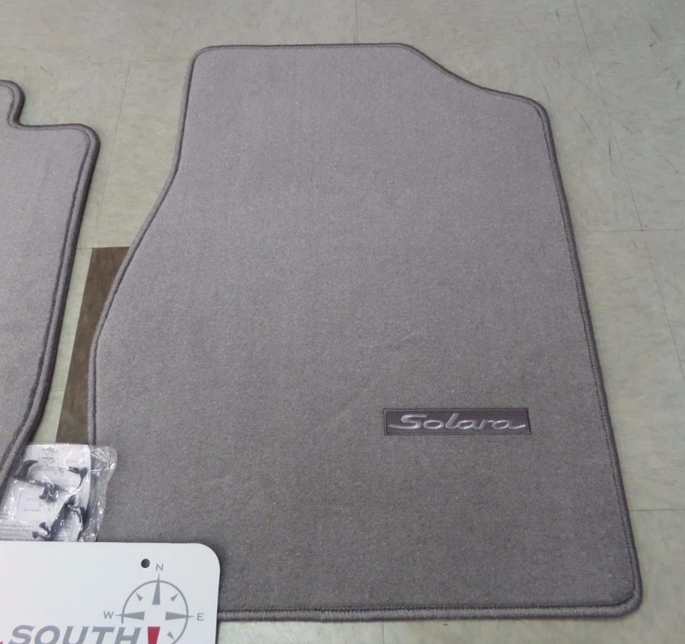 Juego de alfombrillas grises originales OEM OE Toyota Solara convertible 2006-2008 Foto 3 de 4