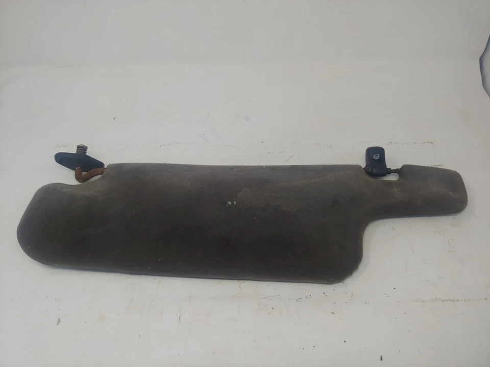 1982-1983 Datsun 280zx passageiro lado direito preto quebra-sol montagem hardware - Imagem 2 de 4