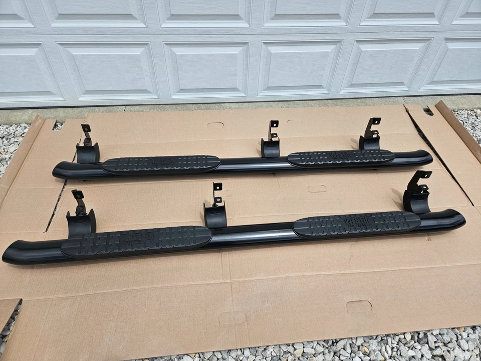 Escalones laterales cañón GMC 2024 Foto 3 de 4