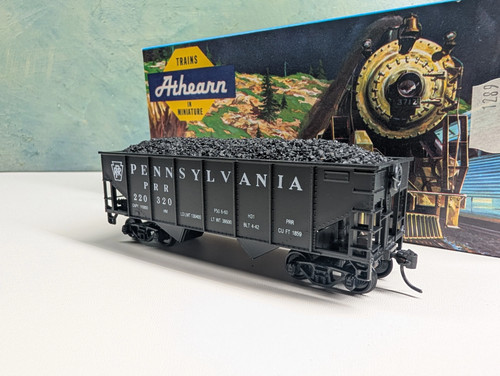 Tolva abierta Athearn HO 2 bahías con carga de carbón Pennsylvania #220320 tercer carril personalizado | Zustand: Used