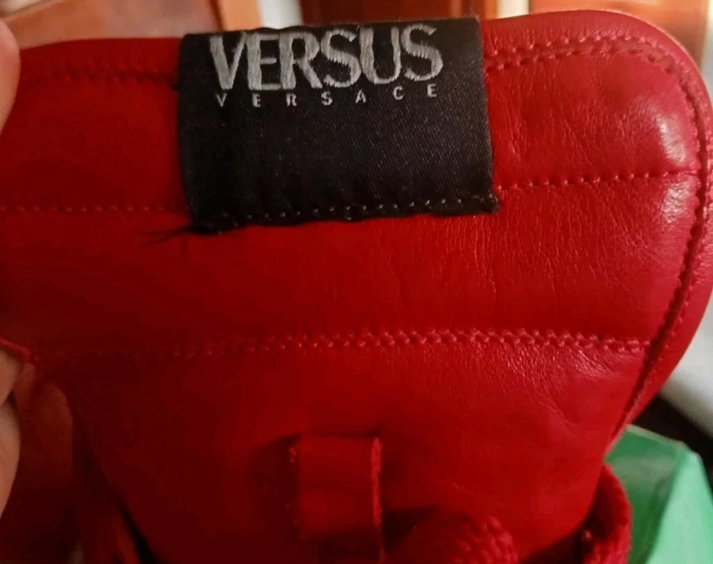 Zapatillas altas para hombre VERSUS VERSACE rojas número 45. Cuero rojo. Italia