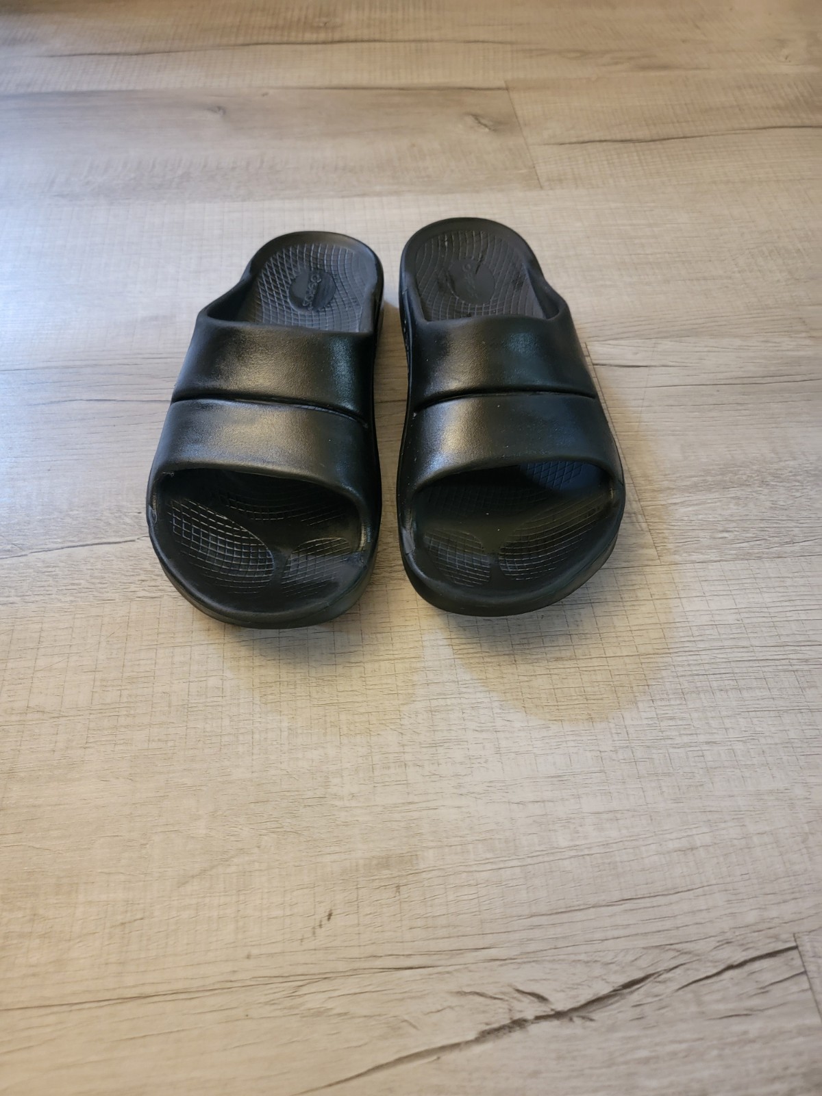 OOFOS OOahh Men's Recovery Slides • Black Size 12