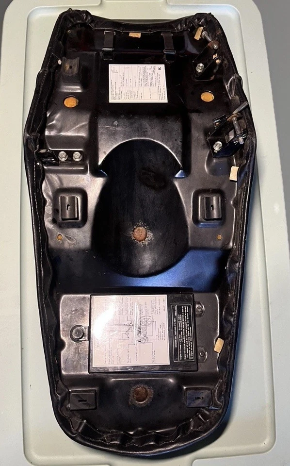 Kawasaki KZ440 LTD 1982 80-83 OEM asiento conductor pasajero en muy buen estado Foto 3 de 4