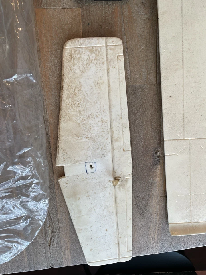 Vintage 1977 Cox .049 Cessna 210 Centurion 36” Wingspan Molded Foam RC Plane - Image 4 of 4