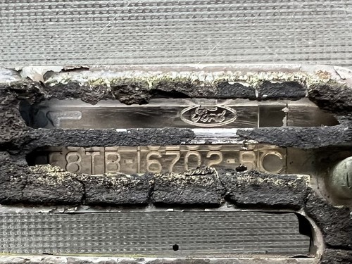 1987-1991 Ford F-Series F Super Duty Fender Emblem Badge Logo E8TB-16702-BC OEM - Foto 5 di 6