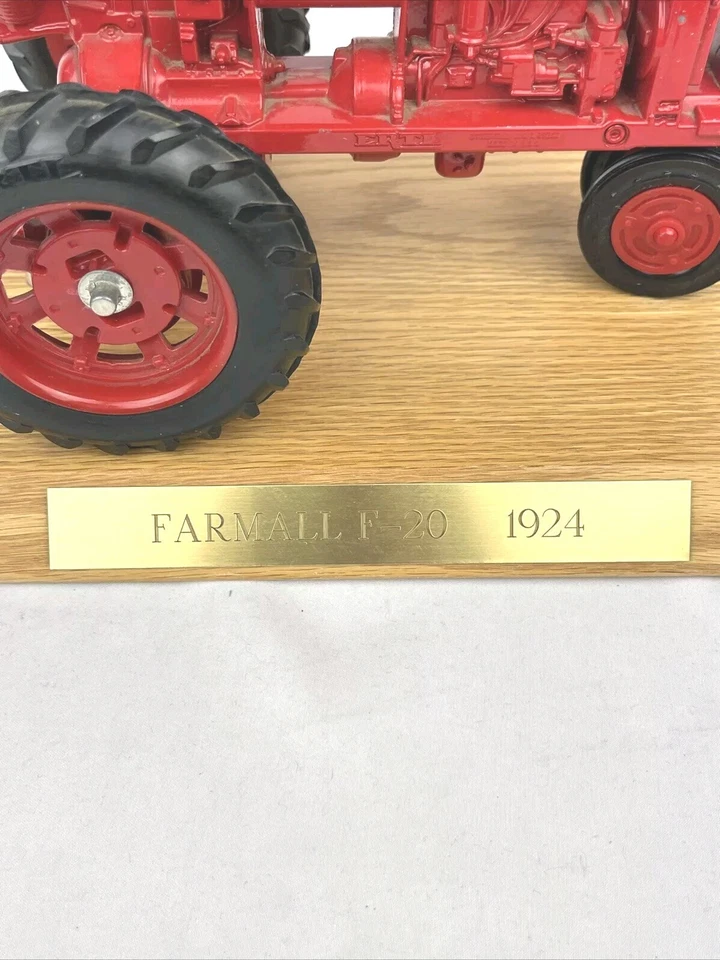 Ertl Farmall F-20 1:16 Scale Farm Toy Tractor Mounted 1988 Red History On Bottom - Image 2 of 4