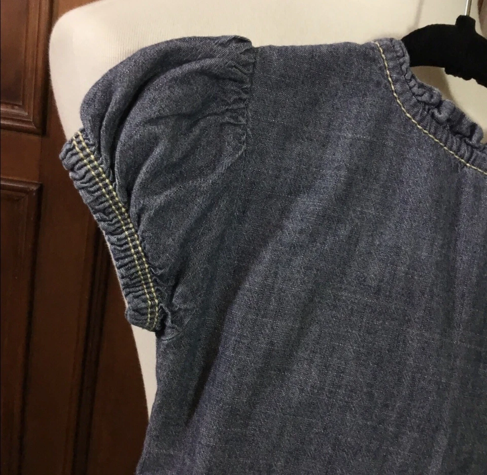 Vestido vaquero Gymboree para niñas talla 5 falda con volantes/burbujas adorable botones dorados Foto 2 de 4