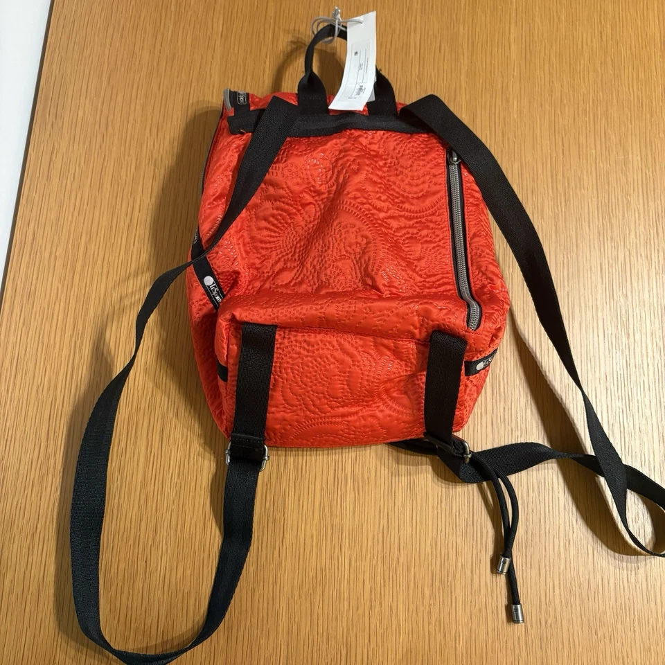 Mochila roja acolchada LeSportsac Colette Foto 2 de 4