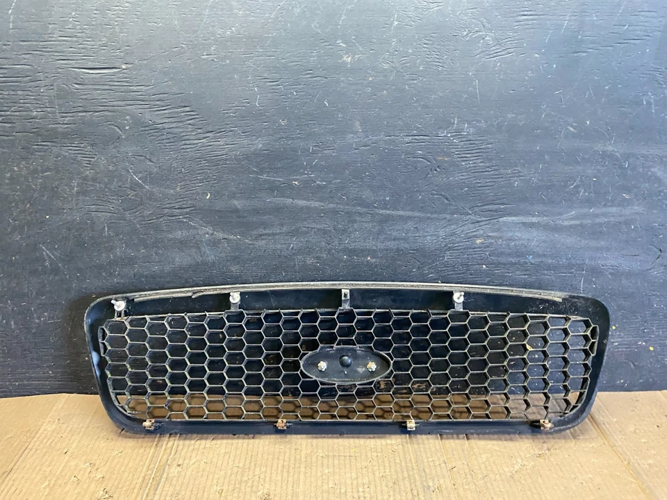 Решетка верхняя передняя для Ford Crown Victoria 2001-2011 годов выпуска сотовая черная S8698 DG - Изображение 4 из 4