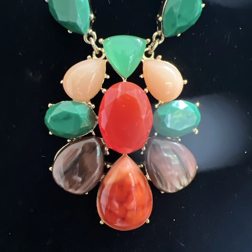 "Collar KATE SPADE "Fine Art Charm" pieza llamativa multicolor 31"" Foto 2 de 4