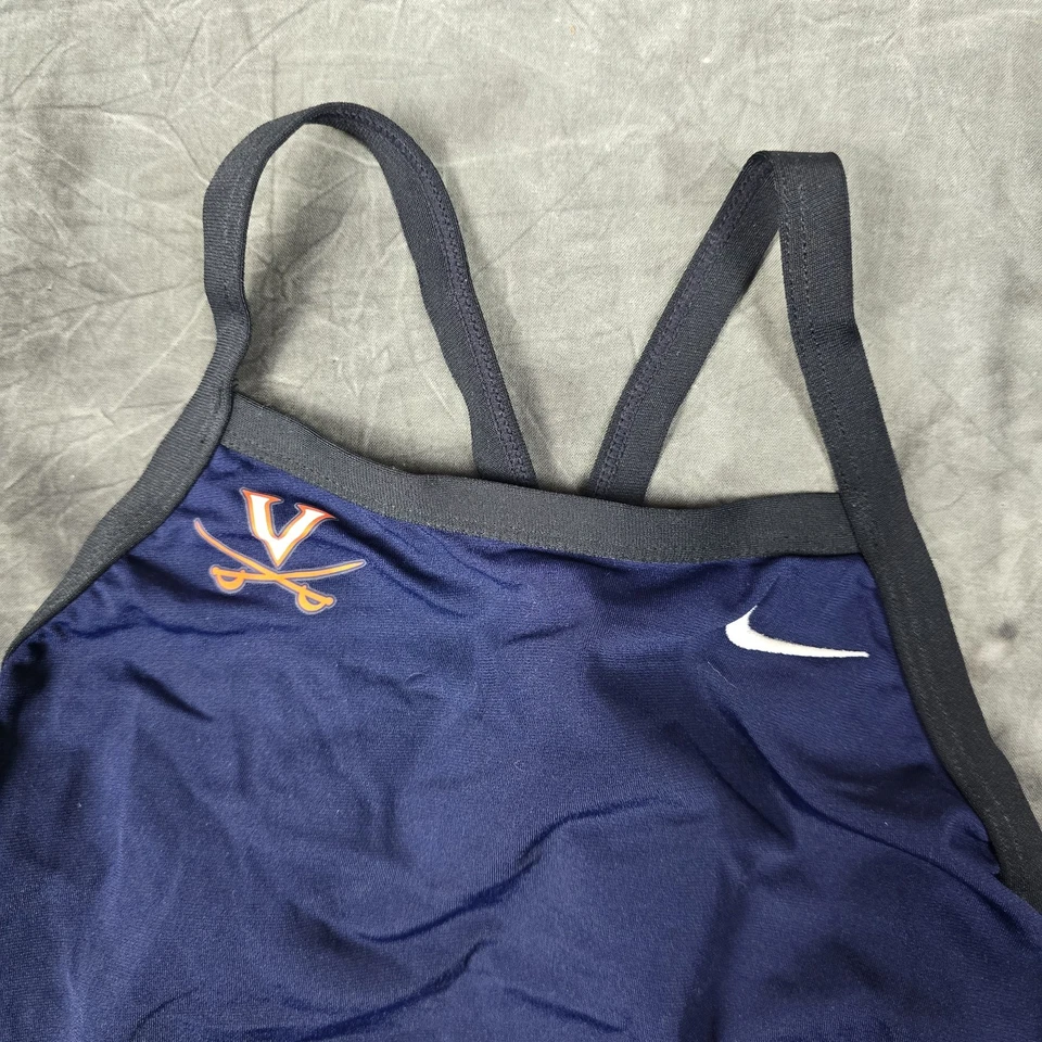 Traje de baño Nike Poly Core espalda rápida talla 28/niñas 12 emitido por el equipo Virginia Cavaliers Foto 2 de 4