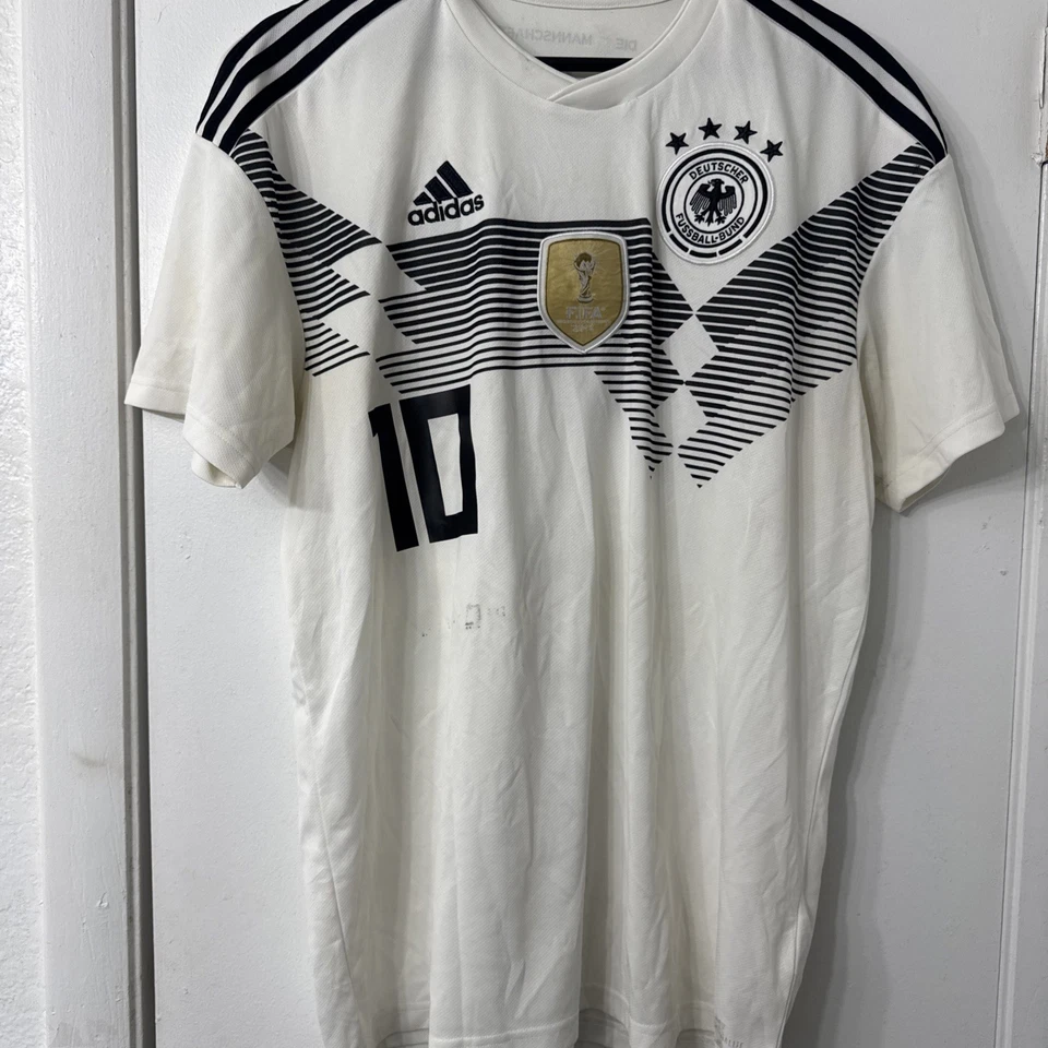 Camiseta de fútbol local Alemania 2018 OZIL #10 Adidas BR7843 para hombre talla L Foto 2 de 4