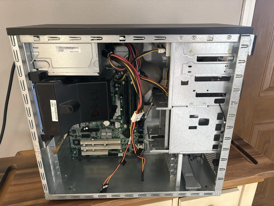 Dell PowerEdge 840 Intel Pentium - No HDD - Parts Only - Image 3 of 4