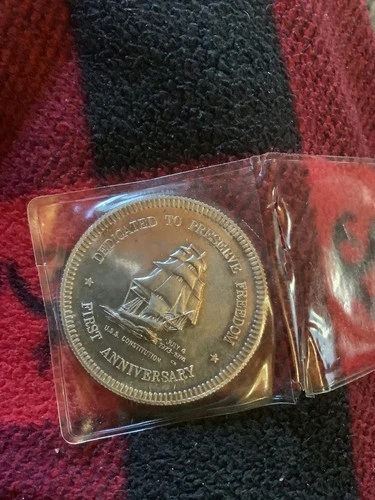 1973 USS Constitution Mint HONEST VALUE NEVER FAILS 1oz Fine Silver TONER