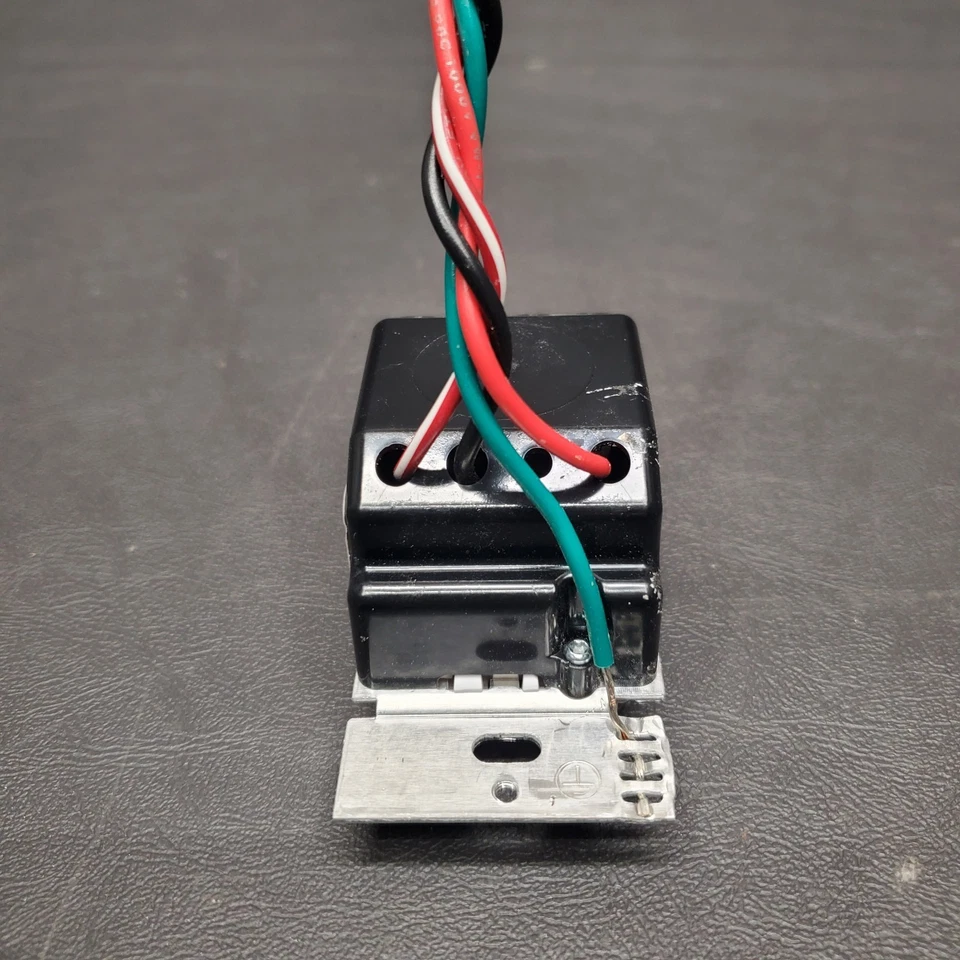 Atenuador Lutron Diva CL 150W DVCL-153P-LED/CFL/HALÓGENO/INCANDESCENTE Foto 2 de 4