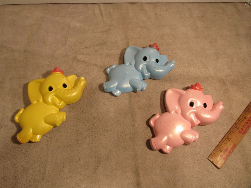 Vintage Chalkware Elephants Wall Hanging Trio 1972 Miller Cute Nursery Decor