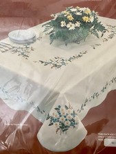 Vintage Paragon Loop Stitch Daisy Grandeur Tablecloth Kit 59 X 80 Stamped Cloth