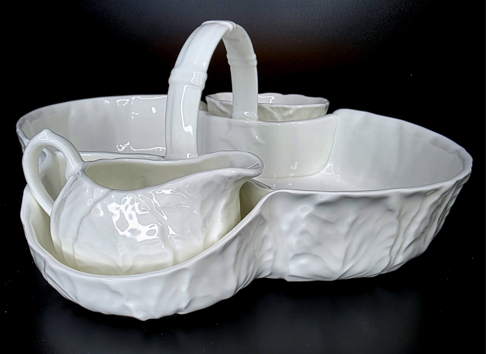 (134) Wedgewood Countryware Strawberry Basket Service Set With Creamer And Sugar