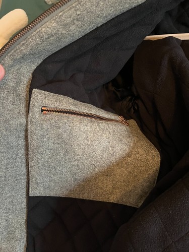 Privat weiß sehr guter Zustand Bomberjacke Herren Wolle Varsity Größe 4 Moon England Grau - Bild 9 von 11