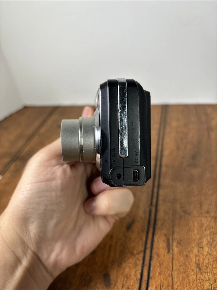 Sanyo VPC-X1200 12.1MP 3x Optical Zoom Compact Digital - Image 3 of 4