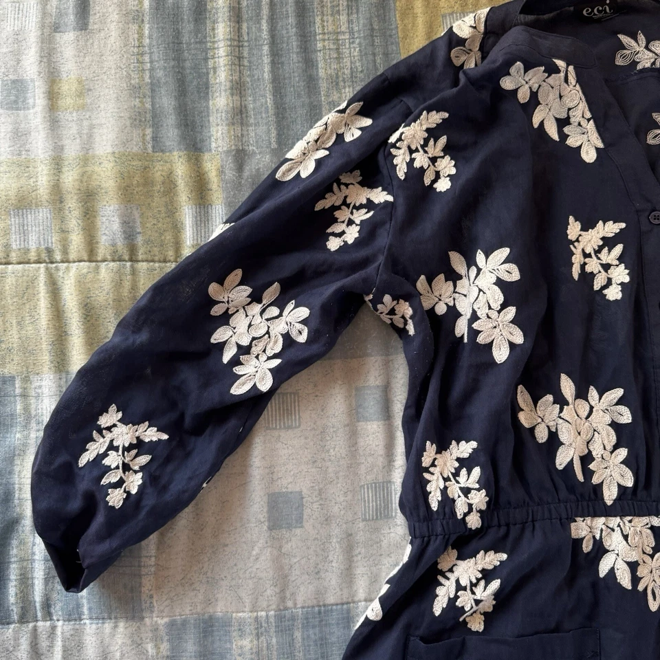 Vestido floral ECI New York para mujer bordado azul marino y blanco talla 16W Foto 4 de 4