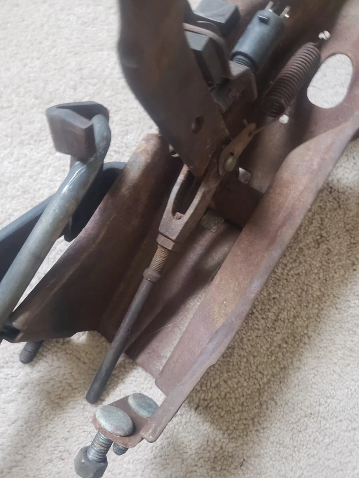 Chevrolet Chevelle El Camino 1966 66 original GM embrague y pedal de freno montaje Foto 4 de 4