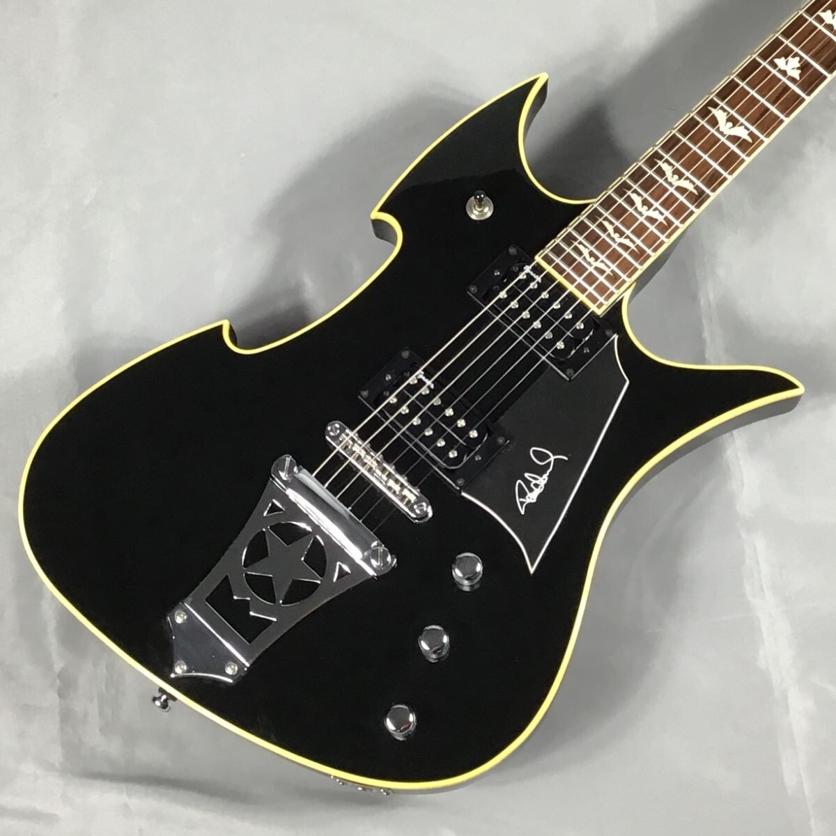 Washburn PS600 Paul Stanley Signature Model Electric Guitar Washburn PS600 Paul Stanley Signature Model Electric Guitar