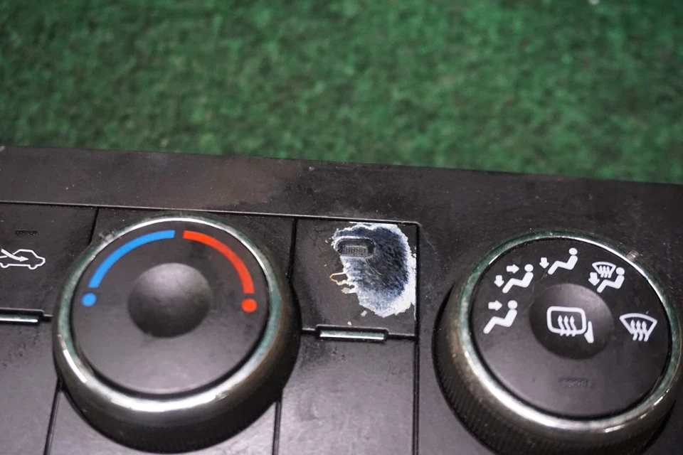 Chevrolet Silverado 1500 LT 2010 2011 control de aire acondicionado OEM 20887816 Foto 2 de 4