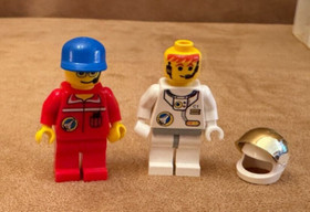 6455 LEGO Complete Town: Space Simulation Station vintage set with instructions