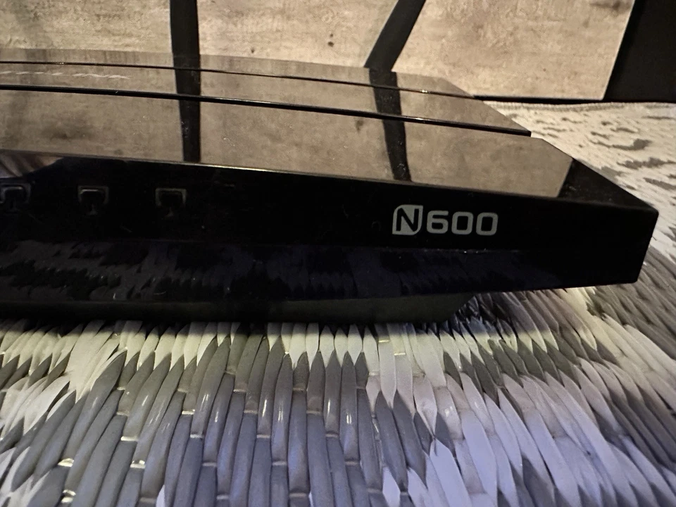 TP-LINK N600 TD-W8980 Modem/Router-ADSL2+/VDSL2-Dualband WiFi - Image 2 of 3