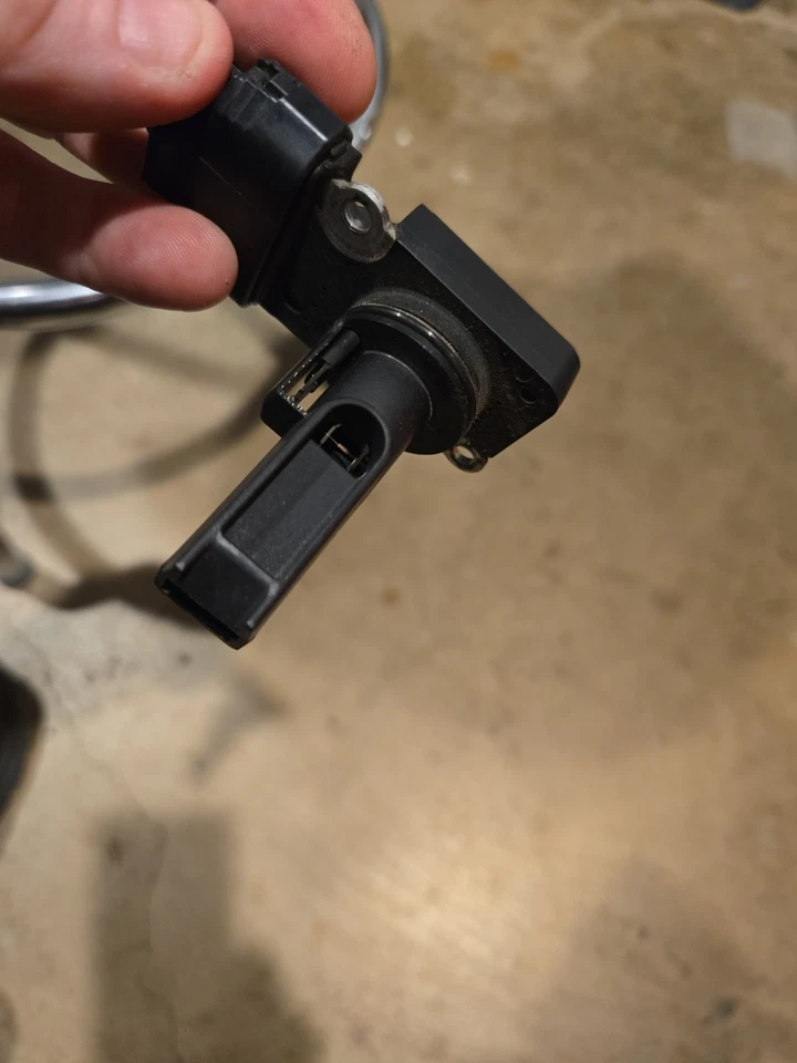 2007 Suzuki Aerio MAF Sensor AFH7OM-45 - Image 3 of 4