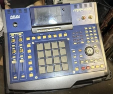 AKAI MPC 4000 DRUM MACHINE/ SAMPLER /CD/HD/USB