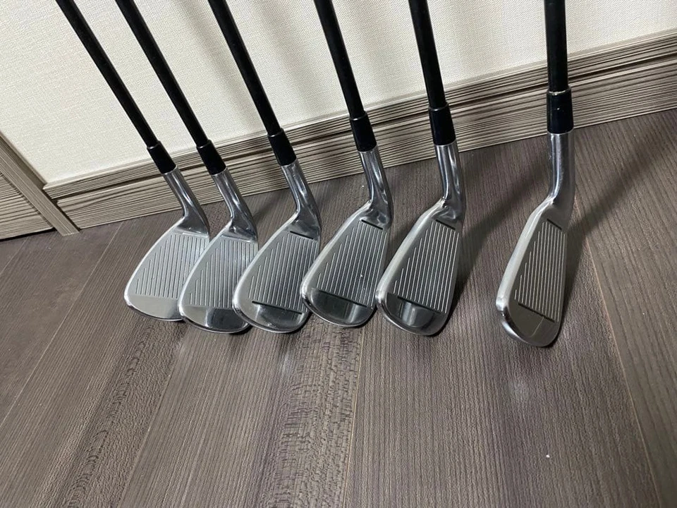 TaylorMade RSi2 Iron Set 6pcs 5-PW TM7-215 Carbon Shaft Flex Regular - Image 3 of 4