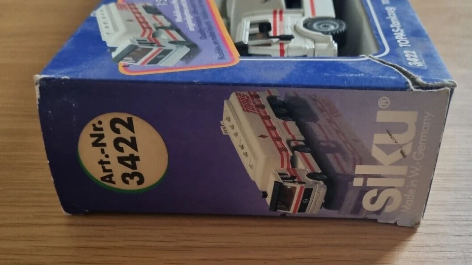 VINTAGE SIKU 1:55 MERCEDES TOPS TANKER MODEL 3422 ORIGINAL BOX WEST GERMANY - Image 3 of 4