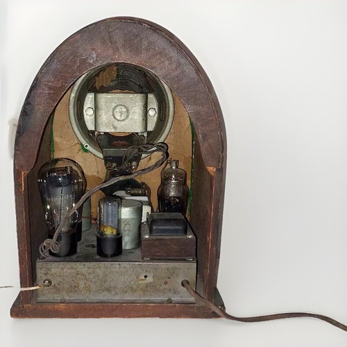 Vintage antica Radio d'epoca valvole a cattedrale USA tube 1930 mini-cupola - Foto 4 di 5