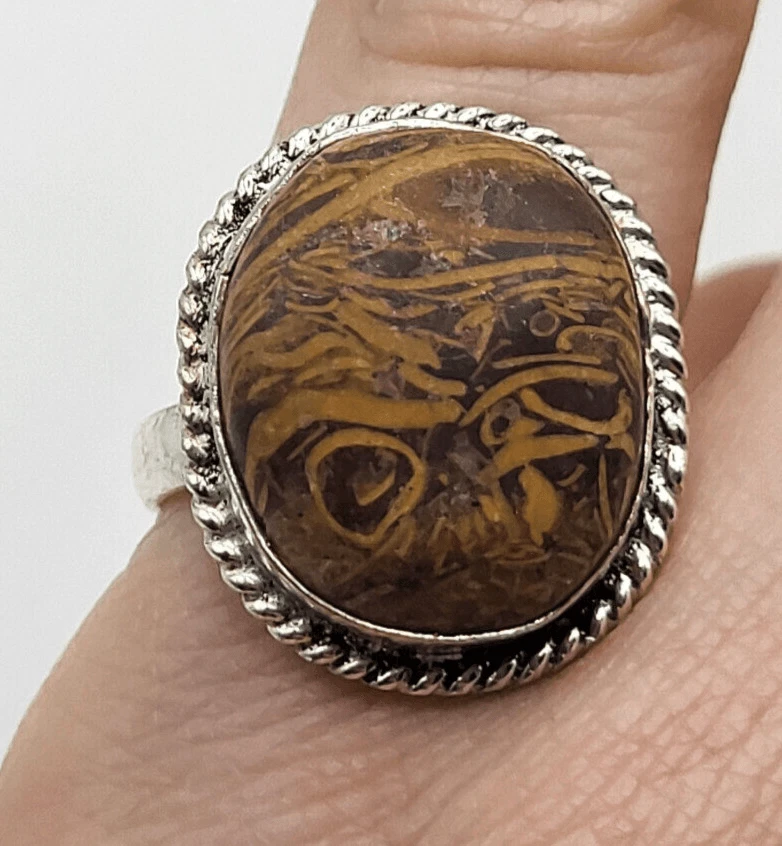 Anillo Cabujón Redondo Madera Petrificada Bohemia Talla 6.5 Foto 3 de 4