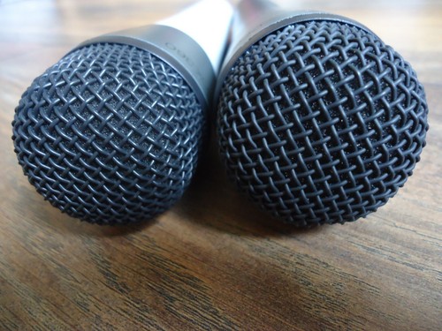 Xbox 360 LIPS KARAOKE BUNDLE labbra, successi numero uno, amo gli anni 80 *120 CANZONI!* - Foto 2 di 2