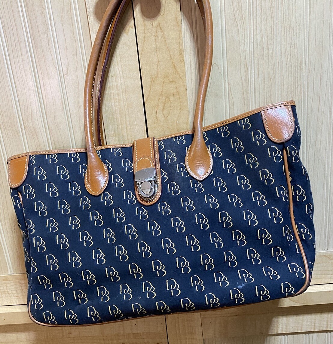 Dooney＆Bourke ドゥーニー＆バーク 2way バッグ 本革 ネイビー Dooney & Bourke Signature Double Handle Tote Bag Blue Canvas
